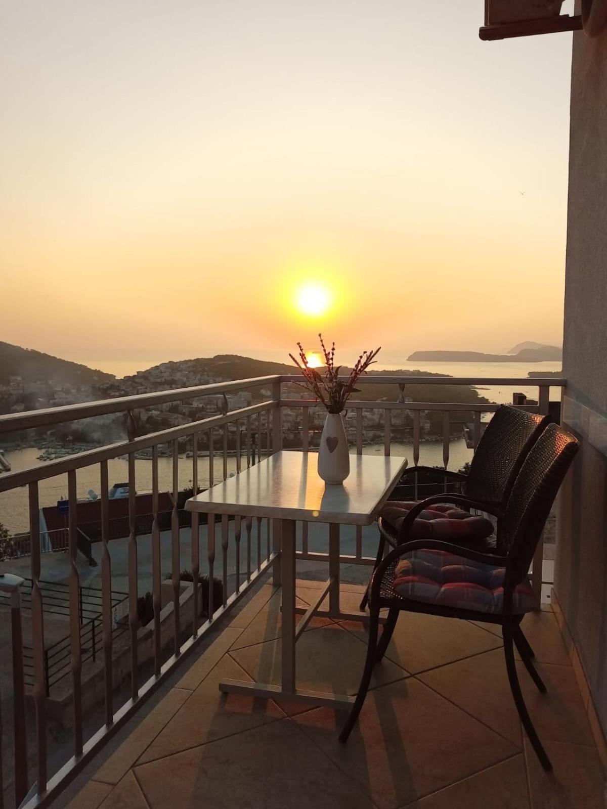 Sea View Apartment Nuncijata Дубровник Екстериор снимка