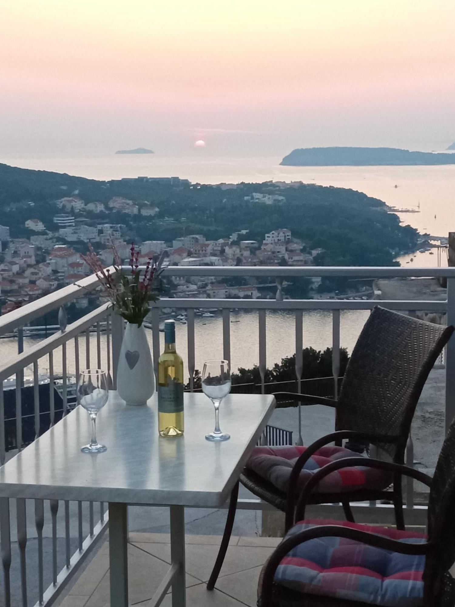 Sea View Apartment Nuncijata Дубровник Екстериор снимка